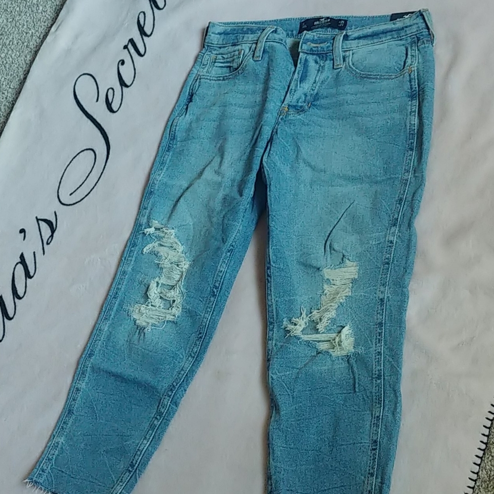 Hollister crop bofriend jeans